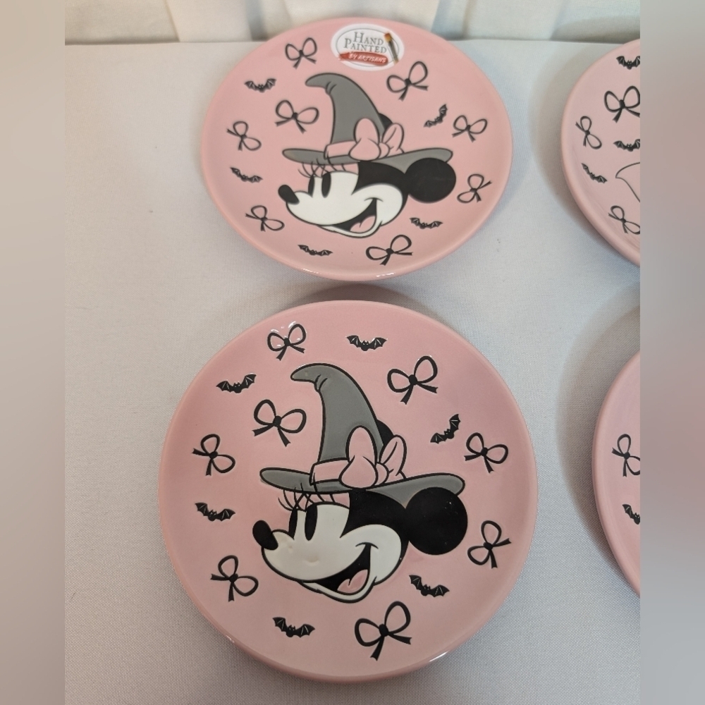 Disney Minnie Mouse Pink and Black Halloween Plates set Of 4 NWT - Picture 4 of 9